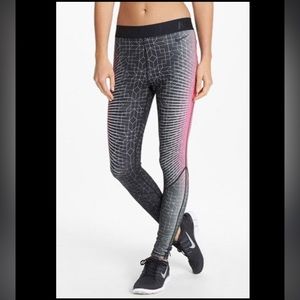 Nike Light Thermal Geometric Leggings